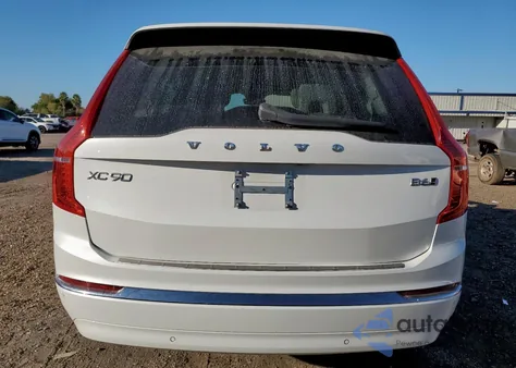 2023 Volvo Xc90 Plus z USA, uszkodzony, nr VIN YV4062PN4P1914958